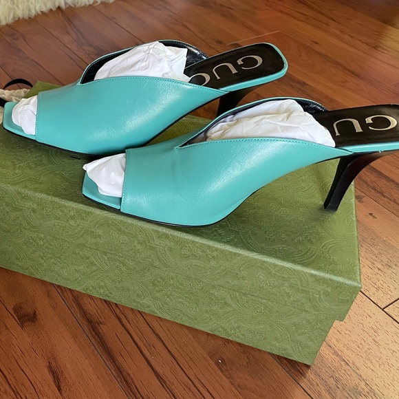 Gucci Women's Turquoise Mid Heel Open Toe Mules Sz 39.5 - Picture 1 of 11